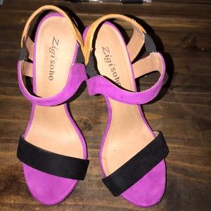 NWOT BEAUTIFUL HEELS!